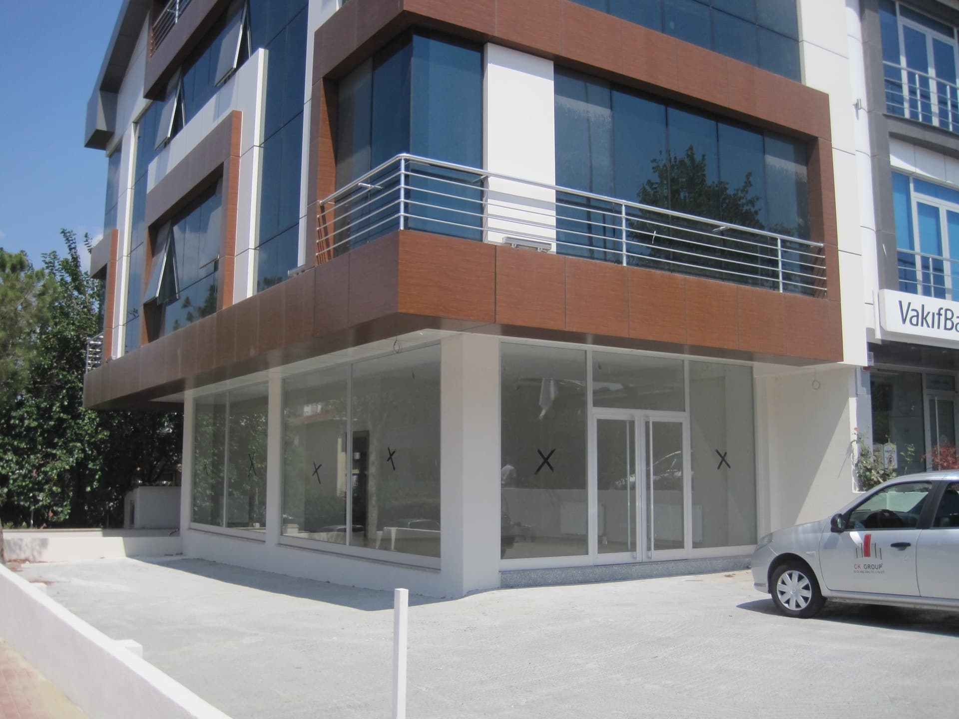 KOŞUYOLU CADDESİ BOSTANCI PLAZA