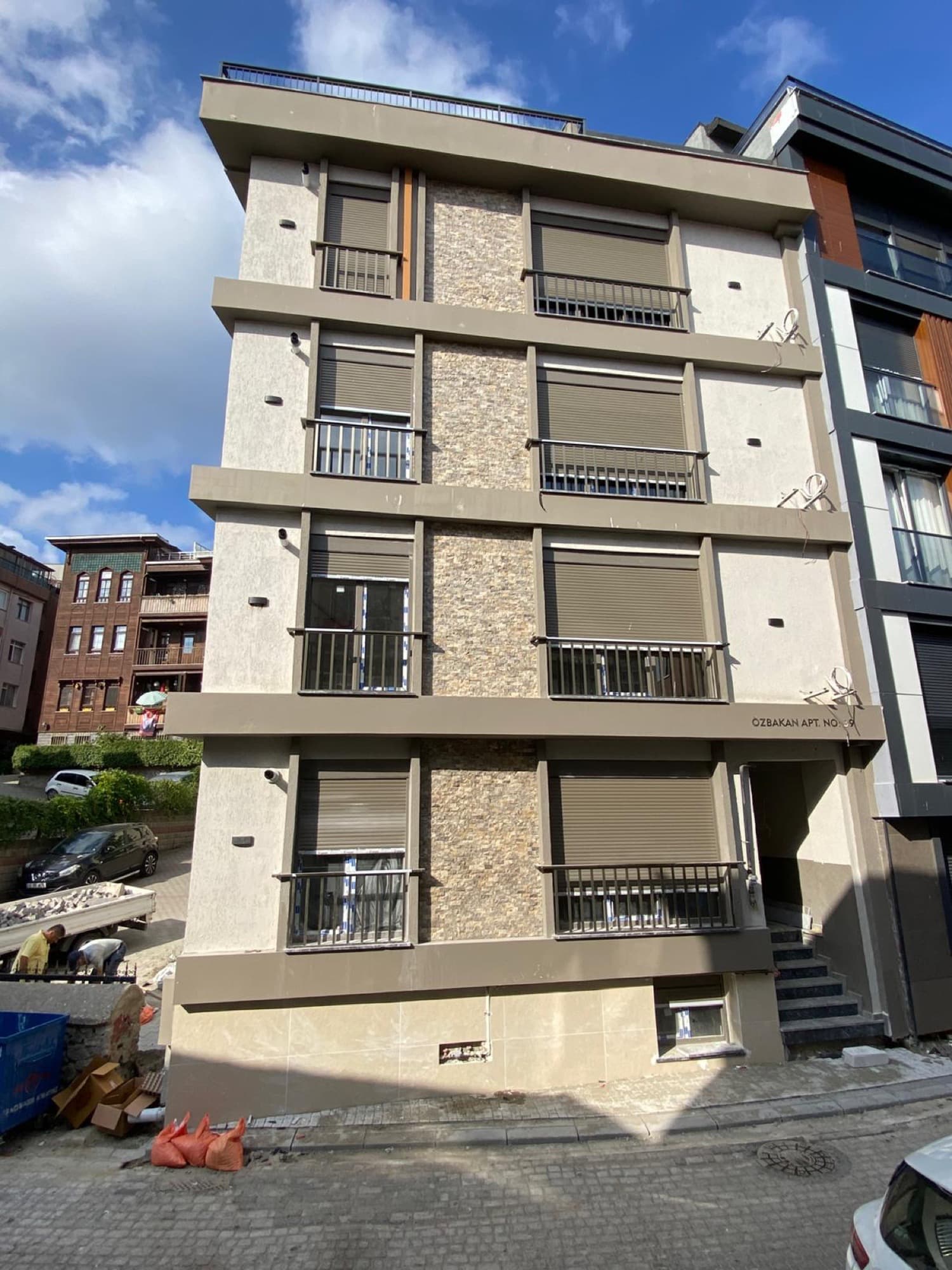 ÜSKÜDAR AZİZ MAHMUT HÜDAİ ÖZBAKAN APT. PROJESİ 5 DAİRE